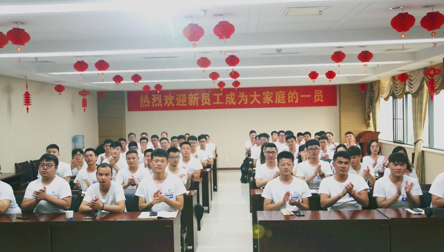 為夢想揚帆起航，向未來戮力前行